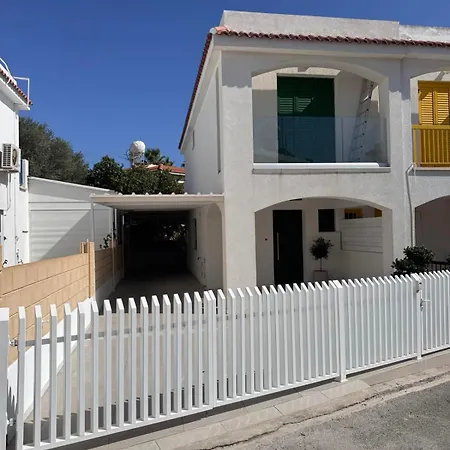 Luxury 2 Min Walk To Sea & Airport Villa Meneou