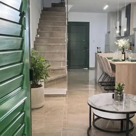 Vilă Luxury 2 Min Walk To Sea & Airport Meneou
