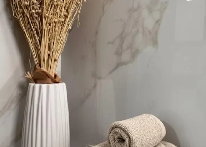 Luxury 2 Min Walk To Sea & Airport ヴィラ Meneou